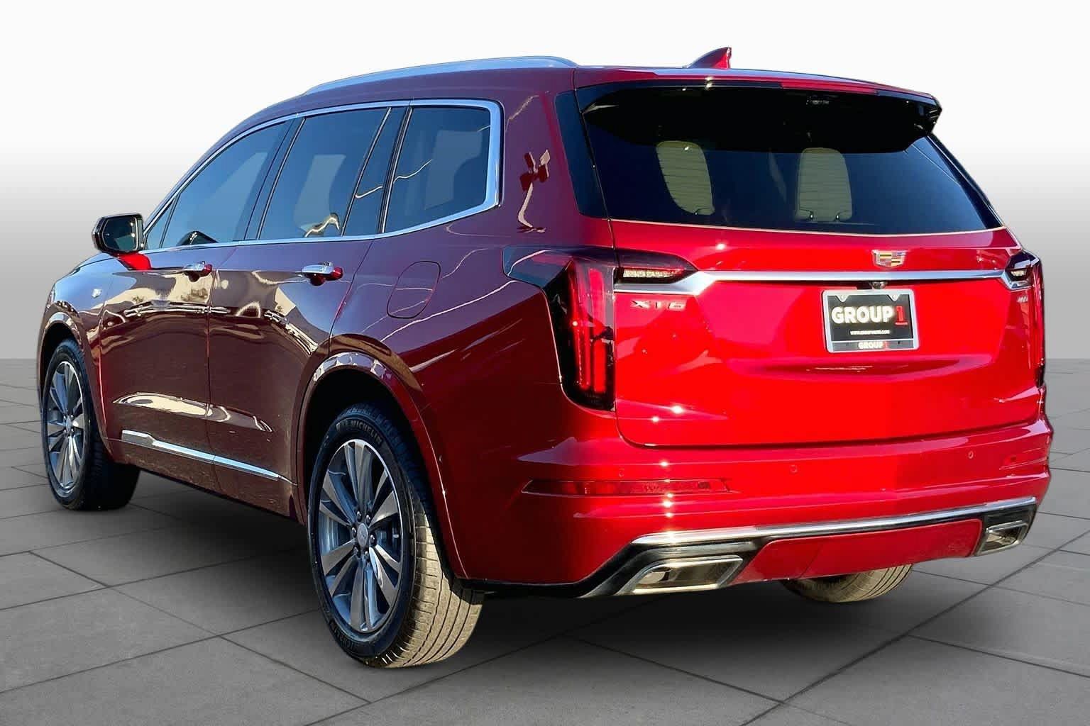 Used 2023 Cadillac XT6 Premium Luxury w/ Technology Package FWD image 11