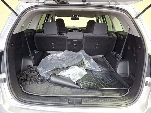 Used 2019 Kia Sorento LX image 32