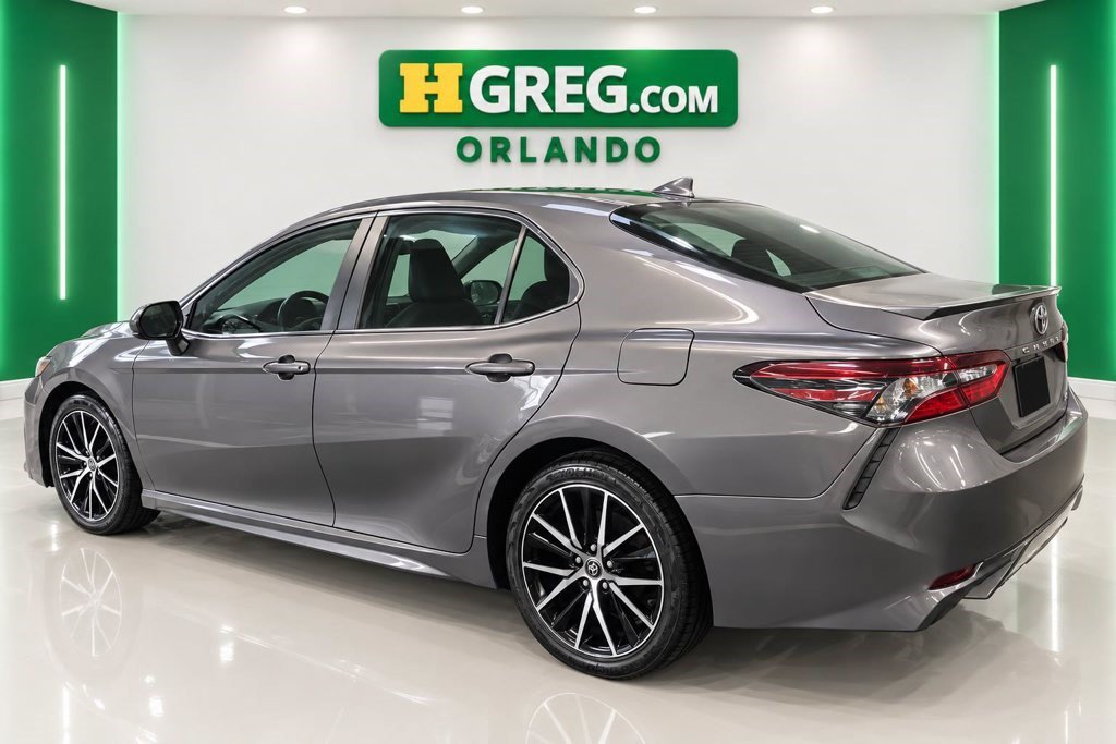 Used 2021 Toyota Camry SE FWD image 2