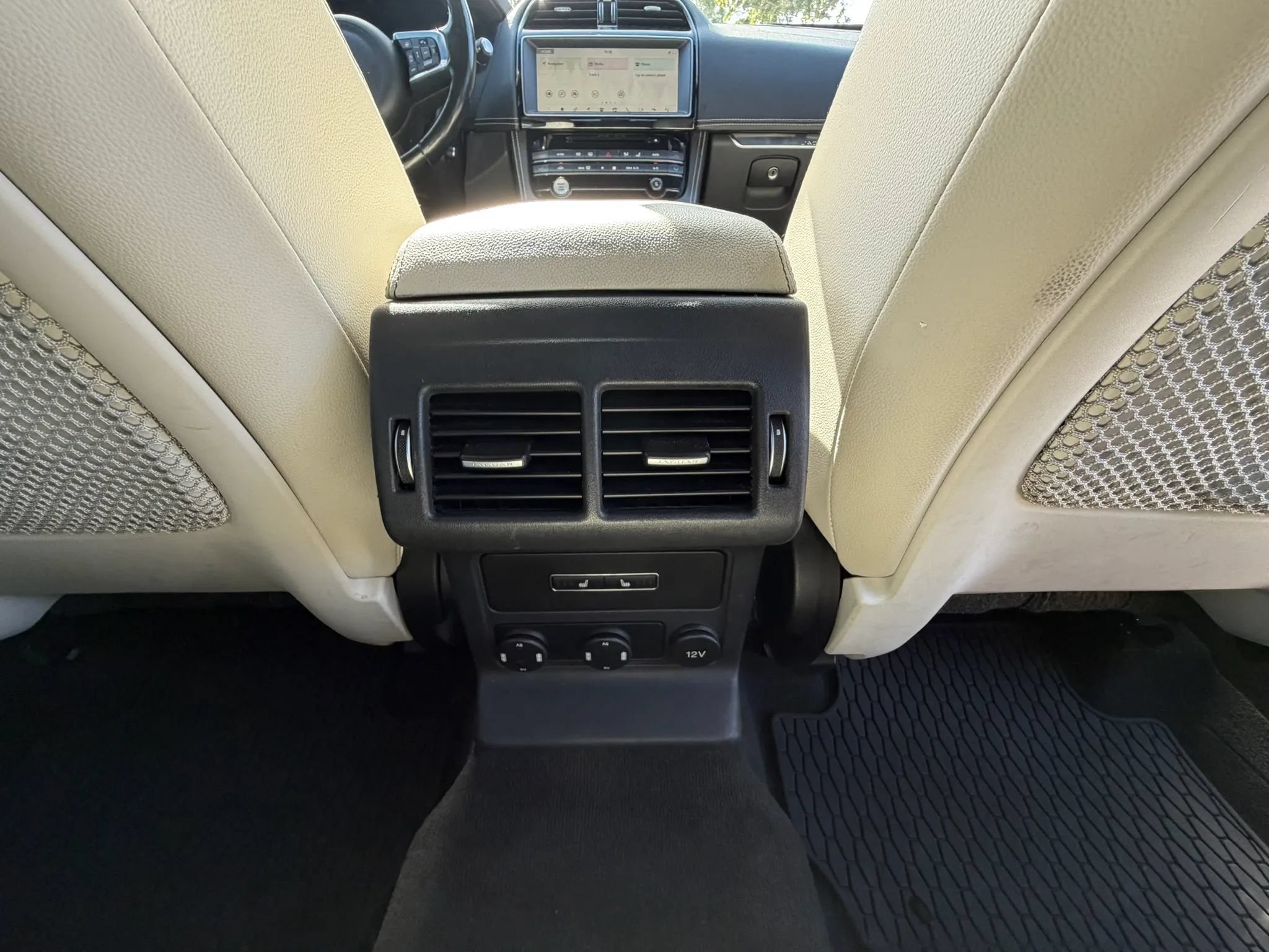 Used 2018 Jaguar F-PACE S AWD/4WD image 29