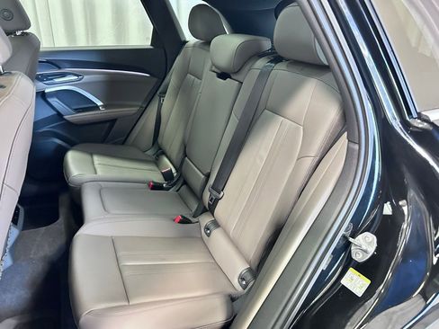 Certified 2025 Audi Q5 Premium w/ Convenience Package image 21