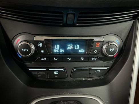 Used 2014 Ford Escape SE w/ Equipment Group 201A FWD image 17