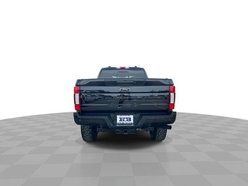 Used 2022 Ford F250 Lariat w/ Black Appearance Package image 8