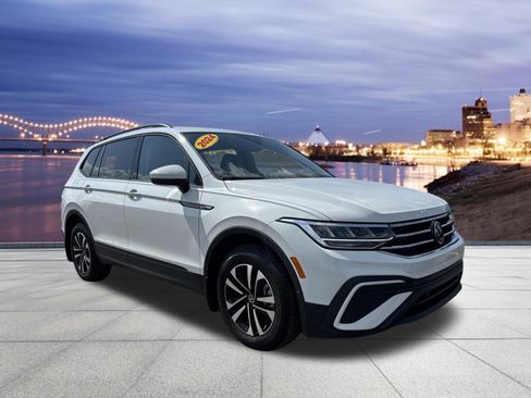 Certified 2024 Volkswagen Tiguan S FWD image 4