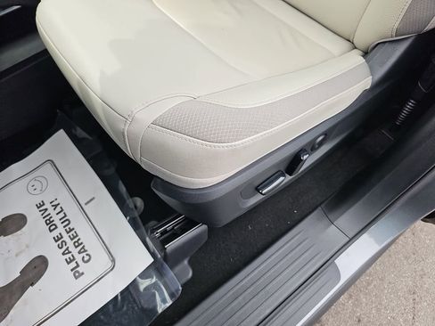 Used 2024 Nissan Pathfinder SL w/ SL Premium Package image 34