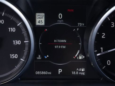 Used 2017 Land Rover Discovery HSE Luxury image 12