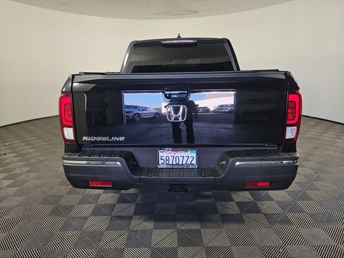 Used 2020 Honda Ridgeline Sport image 5