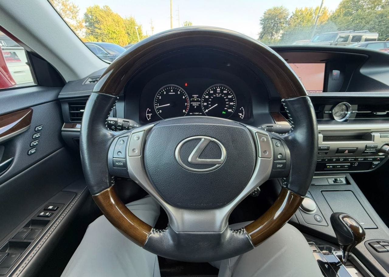 Used 2013 Lexus ES 350 w/ Luxury Pkg FWD image 17