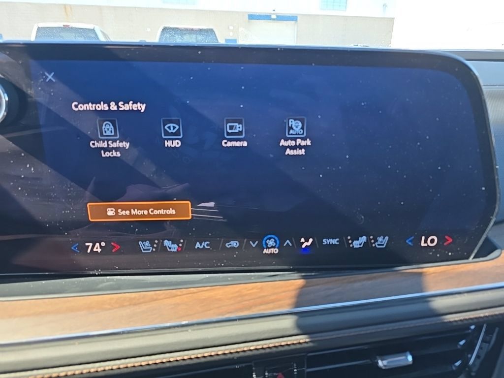 Used 2025 Chevrolet Suburban High Country w/ Sun And Tow Package AWD/4WD image 31