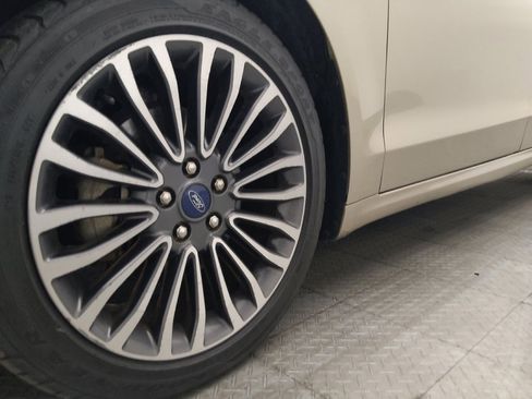 Used 2018 Ford Fusion SE w/ Fusion SE Technology Package FWD image 31