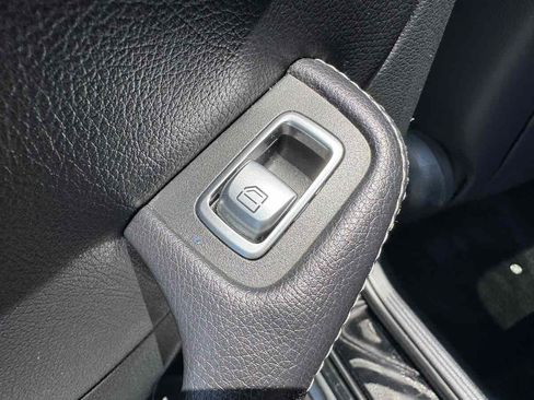 Used 2015 Mercedes-Benz C 300 4MATIC Sedan image 44
