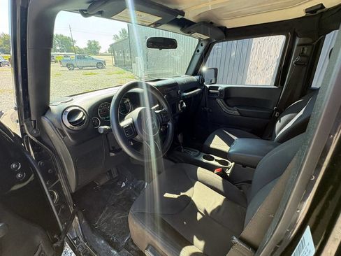 Used 2015 Jeep Wrangler Unlimited Sport w/ Max Tow Package AWD/4WD image 9