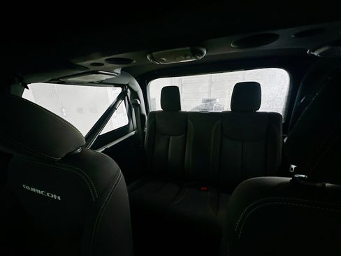 Used 2016 Jeep Wrangler Rubicon w/ Power Convenience Group image 25