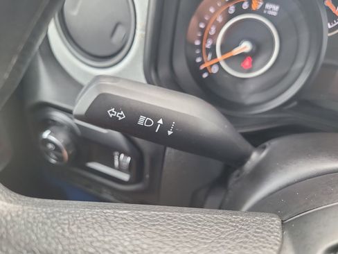 Certified 2025 Jeep Gladiator Sport AWD/4WD image 33