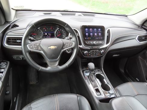 Used 2023 Chevrolet Equinox Premier AWD/4WD image 4