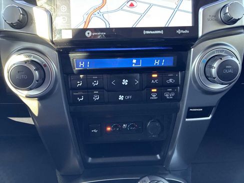 Used 2022 Toyota 4Runner Limited AWD/4WD image 17