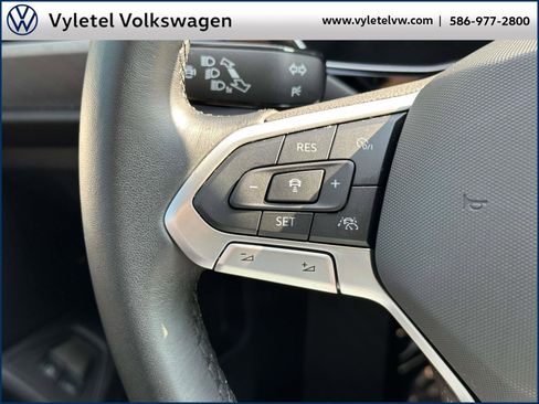 Certified 2024 Volkswagen Jetta SE w/ Panoramic Sunroof Package image 23