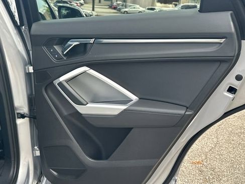 Used 2019 Audi Q3 2.0T Premium w/ Convenience Package AWD/4WD image 15