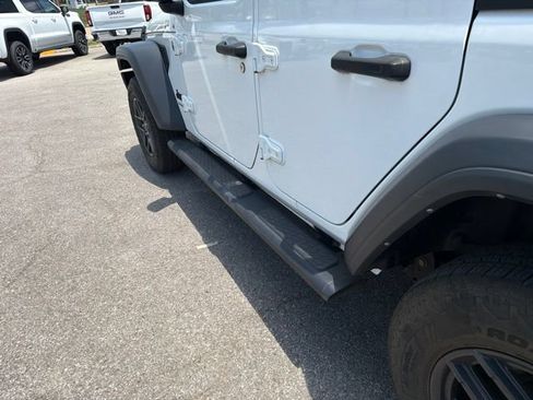 Used 2024 Jeep Wrangler Unlimited Sport AWD/4WD image 34