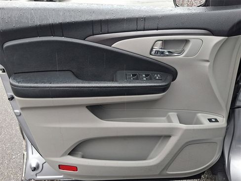 Used 2016 Honda Pilot LX image 15