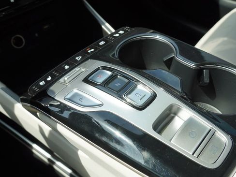 Certified 2023 Hyundai Tucson Limited FWD image 28