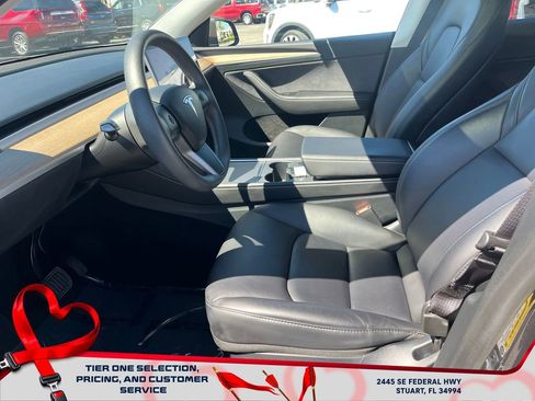 Used 2024 Tesla Model Y Long Range image 9