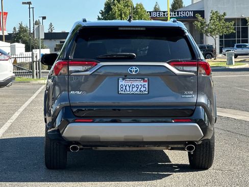 Used 2021 Toyota RAV4 XSE AWD/4WD image 7
