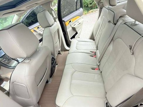 Used 2014 Lincoln MKX AWD w/ Equipment Group 102A image 18