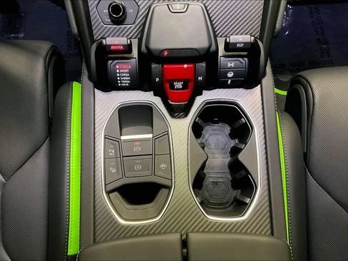 Used 2024 Lamborghini Urus S AWD/4WD image 12