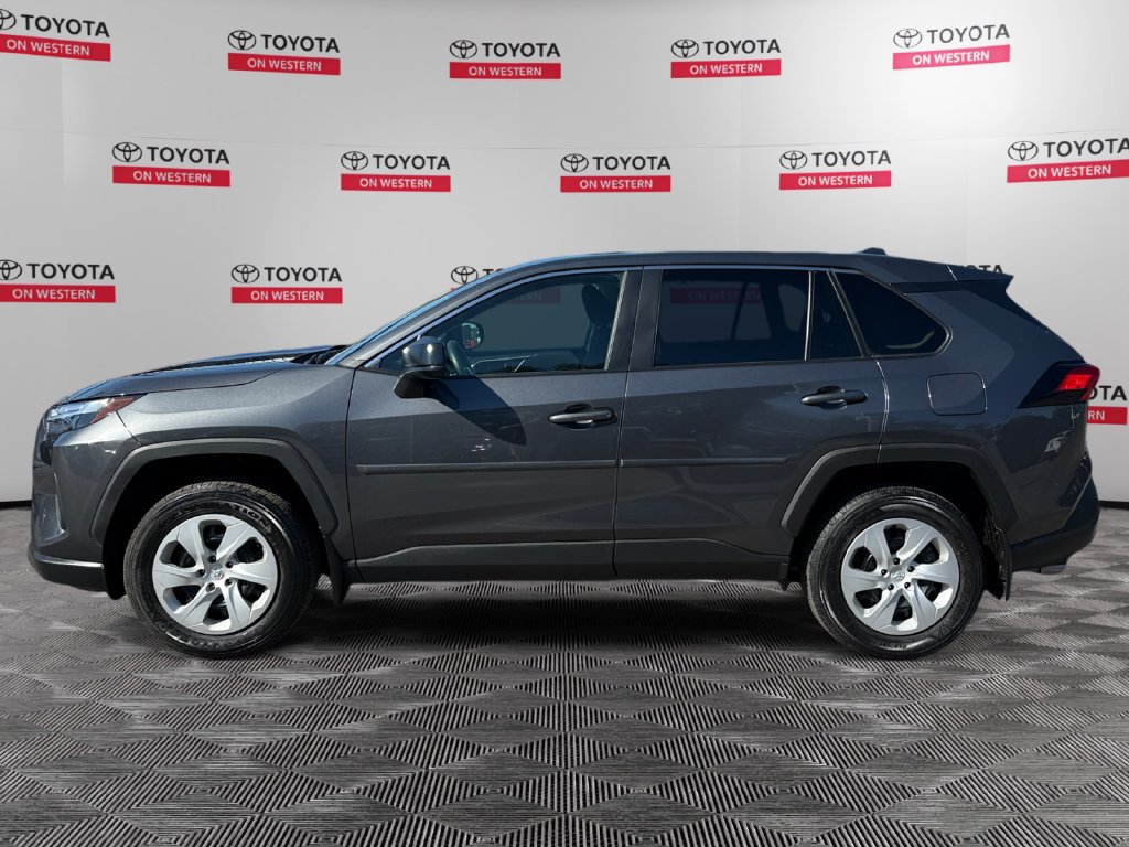 Used 2025 Toyota RAV4 LE AWD/4WD image 8