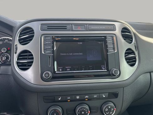 Used 2017 Volkswagen Tiguan S FWD image 18
