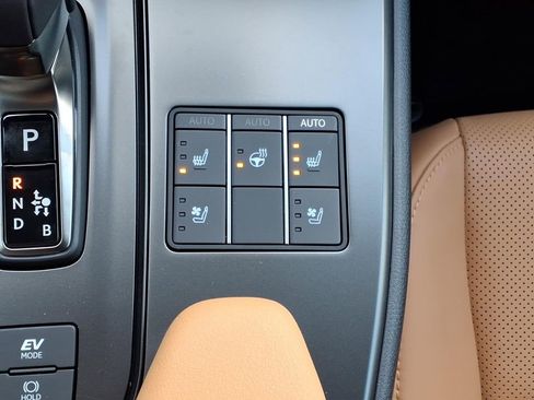 New 2025 Lexus UX 300h FWD image 15