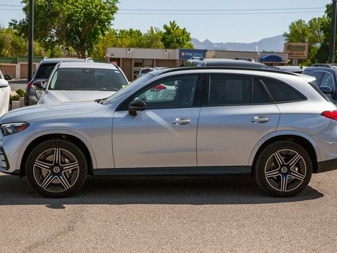 Used 2024 Mercedes-Benz GLC 300 4MATIC image 9
