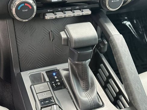 Used 2024 Toyota Tacoma SR5 AWD/4WD image 20