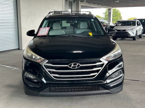 Used 2017 Hyundai Tucson SE image 2