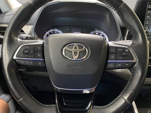 Used 2020 Toyota Highlander LE AWD/4WD image 10