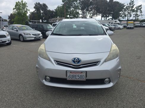 Used 2012 Toyota Prius V Five FWD image 2