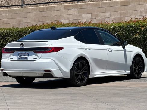 Used 2025 Toyota Camry XSE FWD image 4