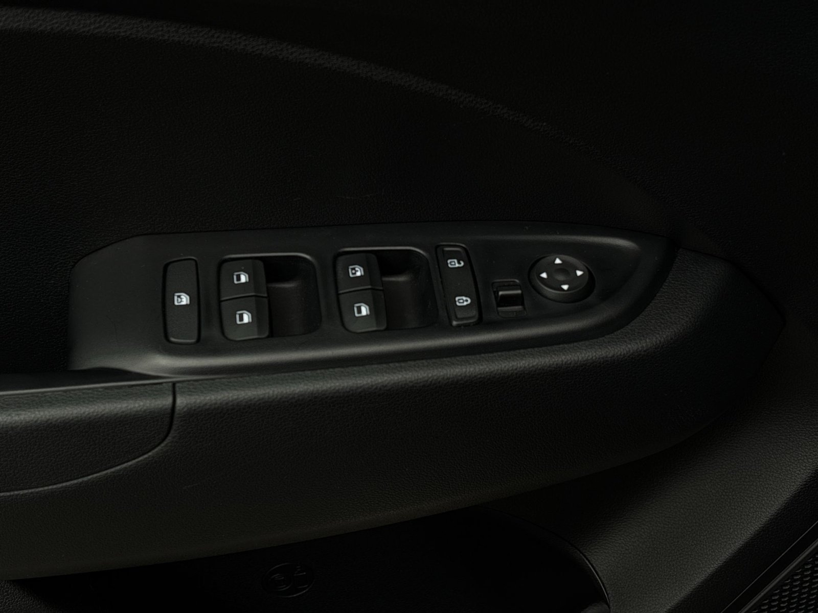 Certified 2023 Hyundai Venue SEL FWD image 15