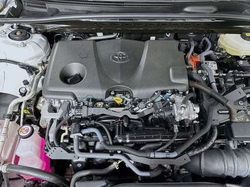 Used 2025 Toyota Camry SE image 33