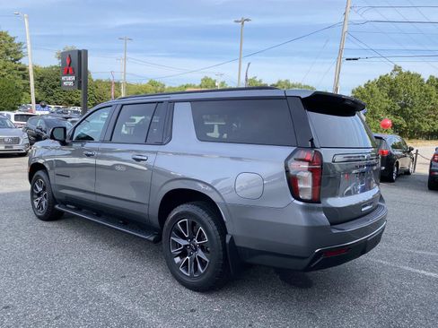Used 2021 Chevrolet Suburban Z71 w/ Luxury Package image 3
