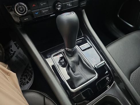 Certified 2025 Jeep Compass Latitude image 22