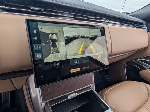 Used 2025 Land Rover Range Rover Long Wheelbase SE image 20