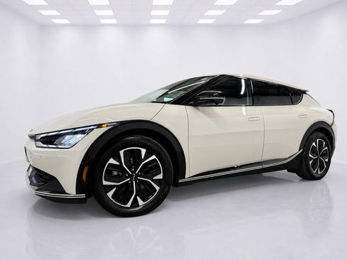 Used 2023 Kia EV6 Wind w/ Wind Technology Package AWD/4WD image 6