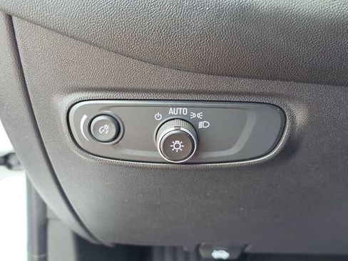 Used 2021 Chevrolet Equinox LS w/ LS Convenience Package FWD image 26