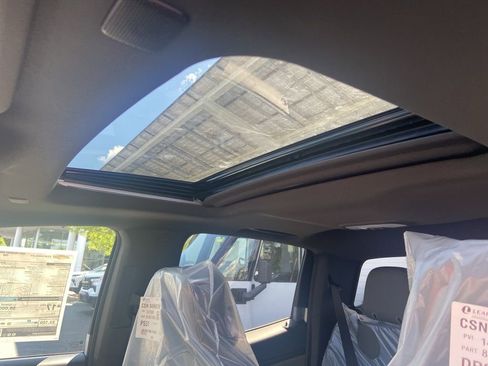 New 2025 Chevrolet Colorado ZR2 w/ Technology Package image 10