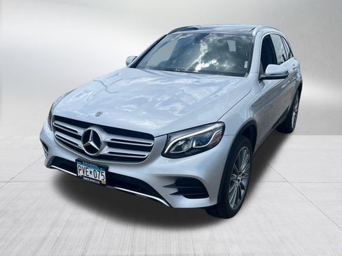 Used 2018 Mercedes-Benz GLC 300 4MATIC image 3