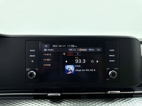 Used 2024 Kia Carnival LX image 21