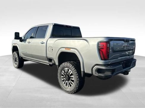 Used 2024 GMC Sierra 2500 Denali Ultimate image 5