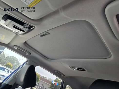Certified 2022 Kia Seltos SX w/ Sunroof Package AWD/4WD image 12